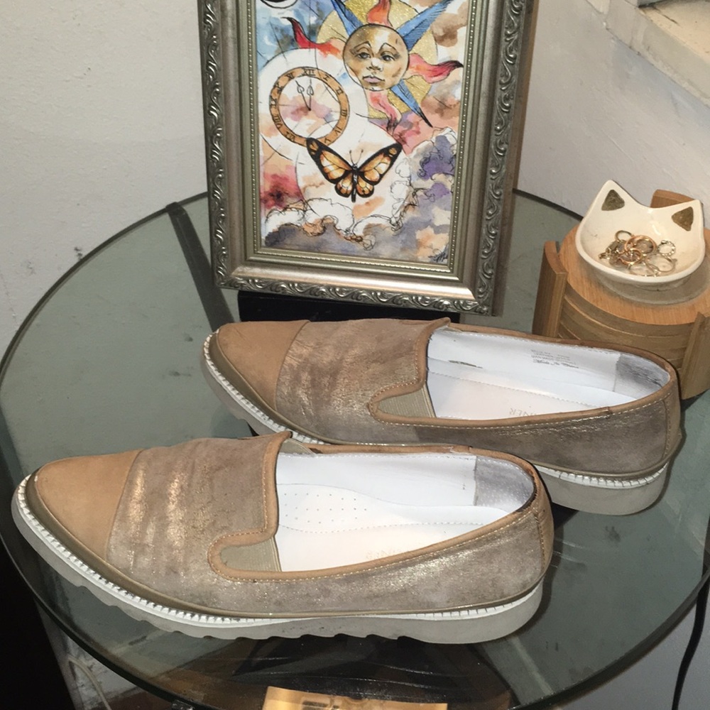 CLEARANCE !!! EUC - Donald J. Pliner Shoes